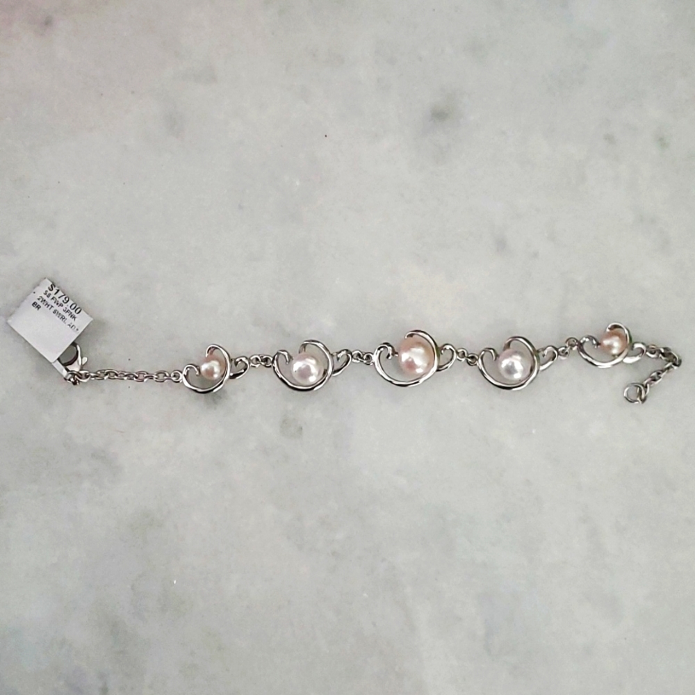 Pearl bracelet